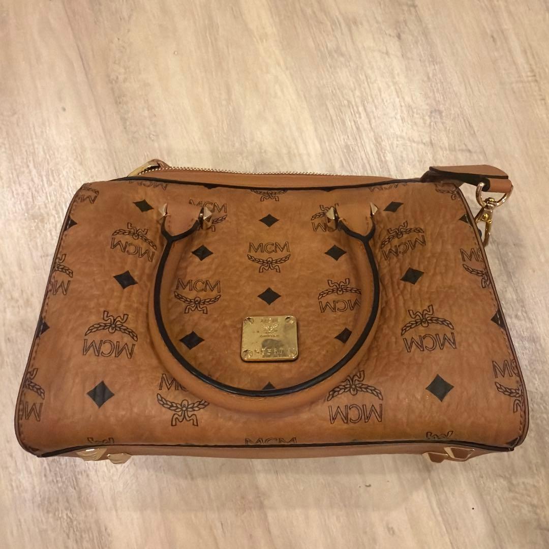 お値下げします。MCM ショルダーバック