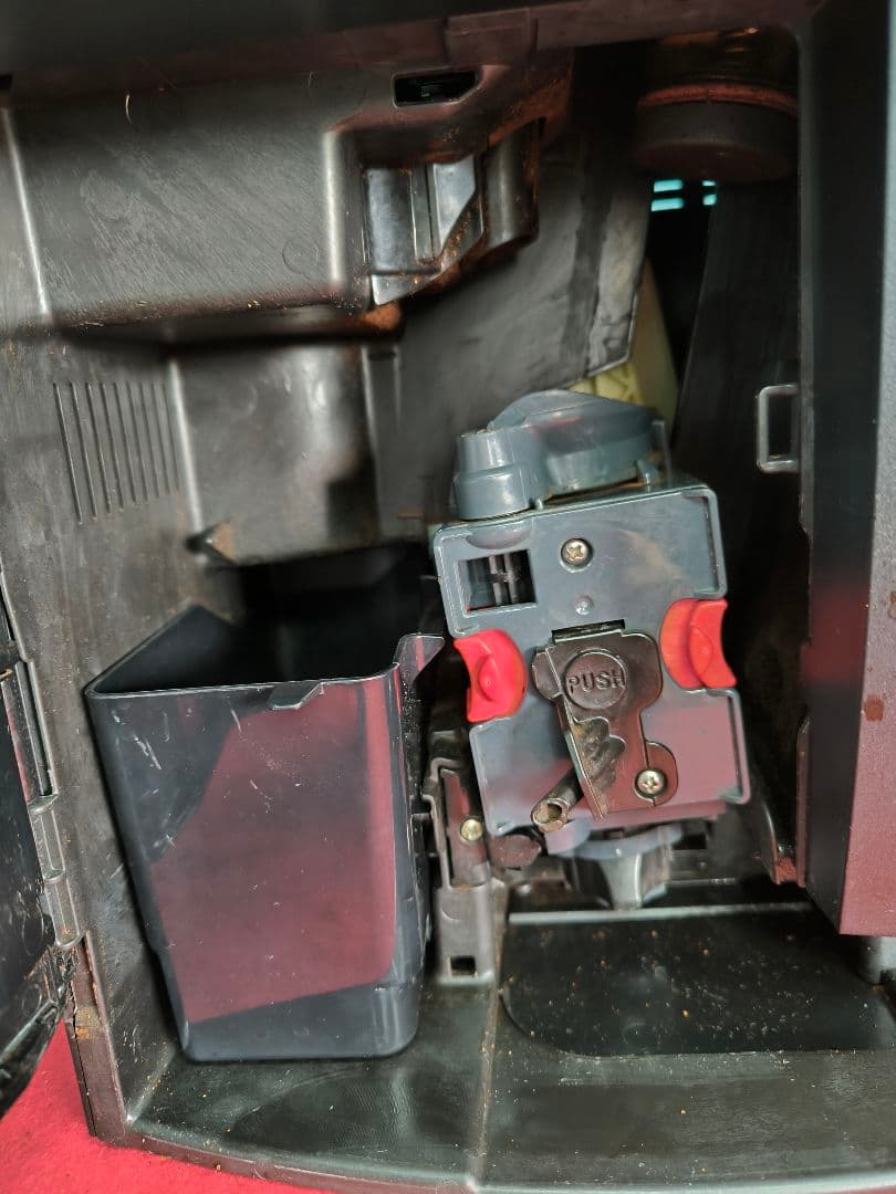 2021年製デロンギ 全自動コーヒーマシン/エスプレッソ 　ESAM1000SJ