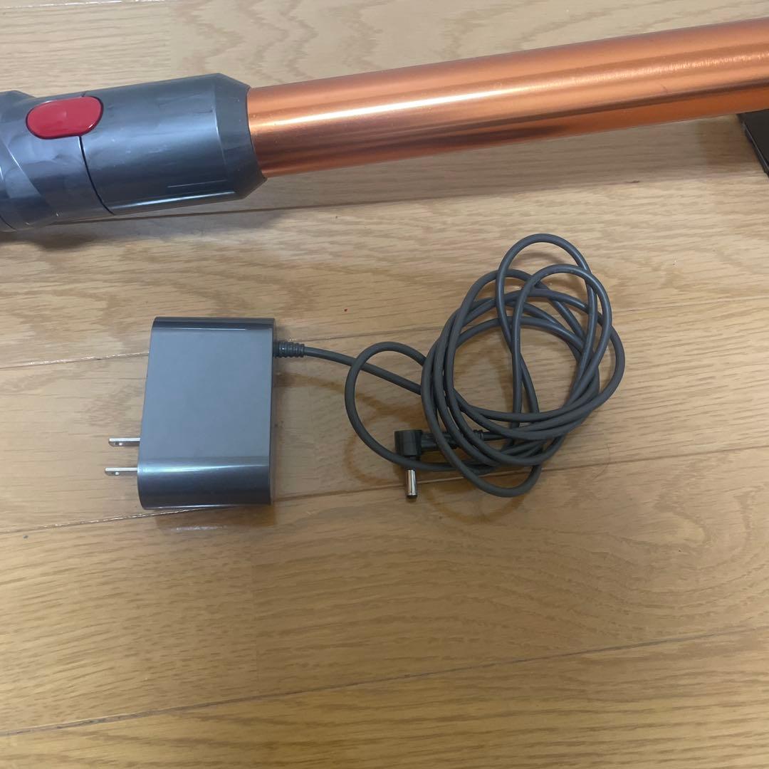 Dyson V10 スティッククリーナー 本体　付属品