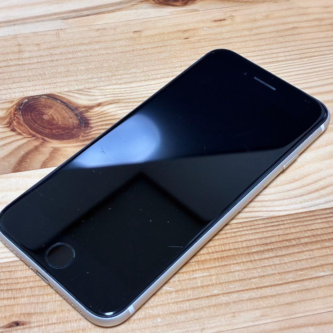 バッテリー新品　iPhoneSE第3世代64GB SIMフリー yy17700d