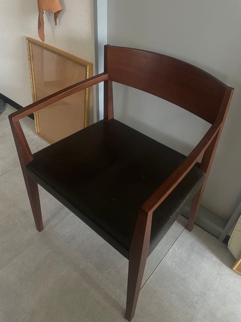 arflex ダイニングチェア　SHIN アームチェア　ウォールナット　レザー