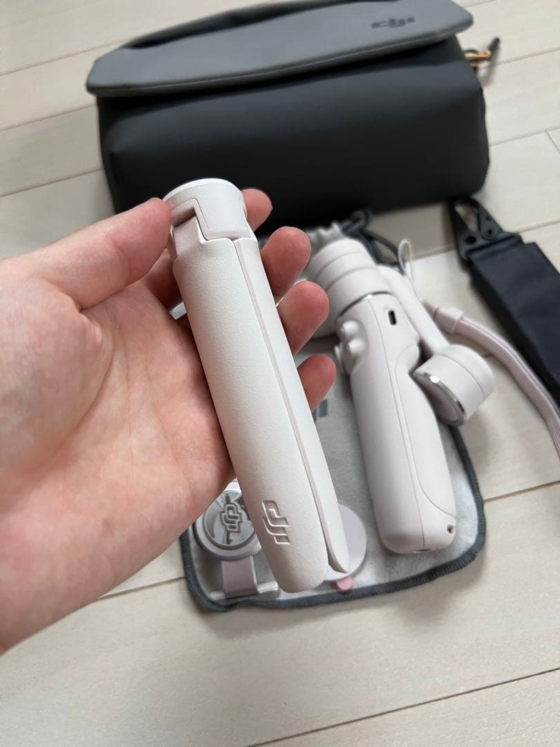 DJI OM 5 スマホ用ジンバル（クラウドホワイト）