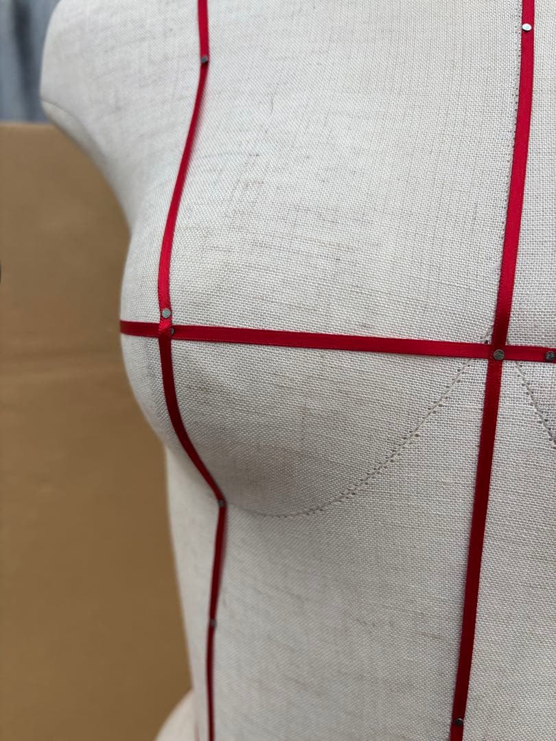 夢八トルソー　トルソーボディマネキン　ボディーライン入り洋装ソーイング卓上