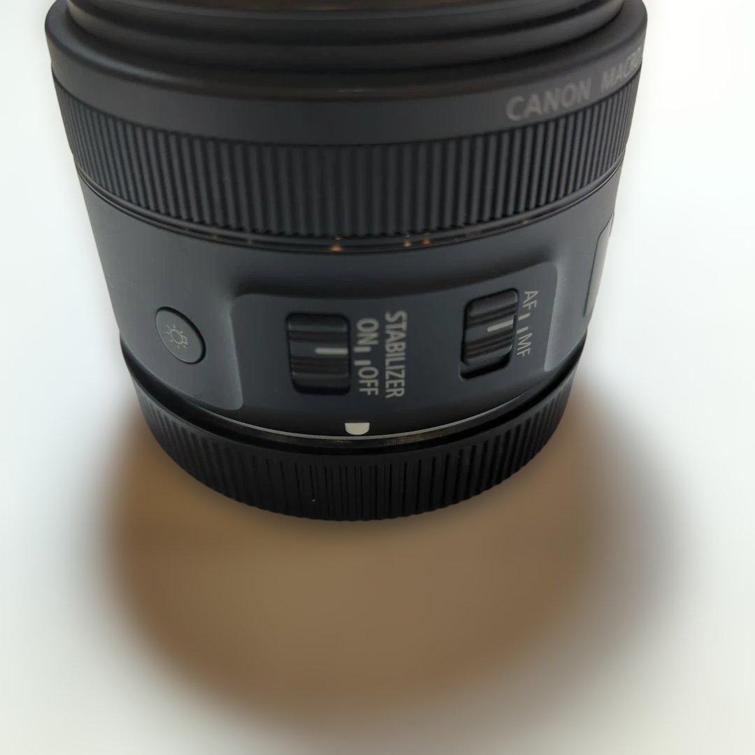 Canon EF-S 35mm f/2.8 IS STM マクロレンズ