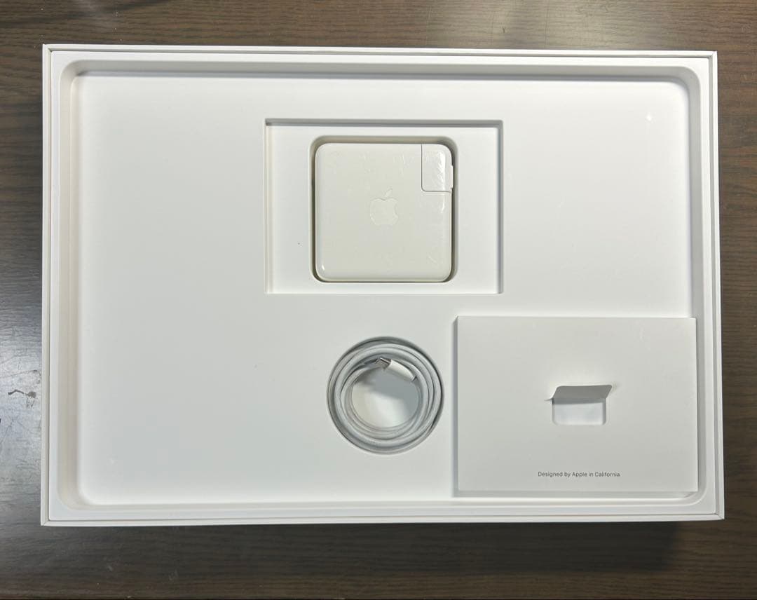 【充放電回数2回！】Apple MacBook Pro 2019 15インチ