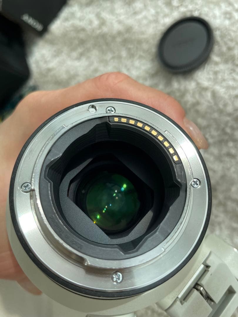 レッド　Sony FE 70-200mm F2.8 GM レンズ