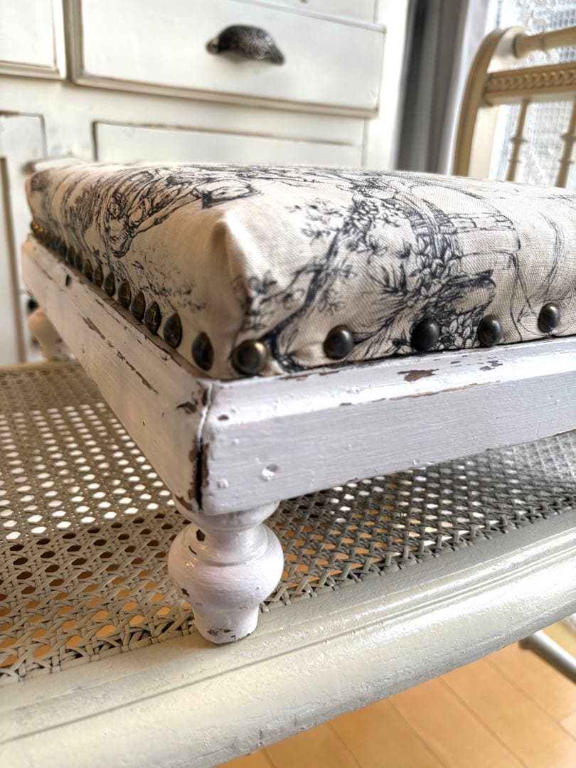 ♡ フランスアンティーク　フットスツール　トワルドジュイ　シャビーシック　牧歌的