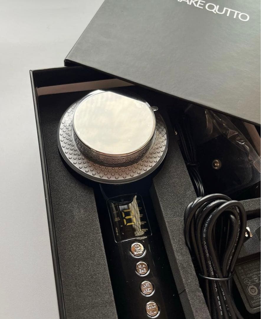 【美顔器】ESTIN MAKE QUTTO メイキュット 美顔器 EMS 全身