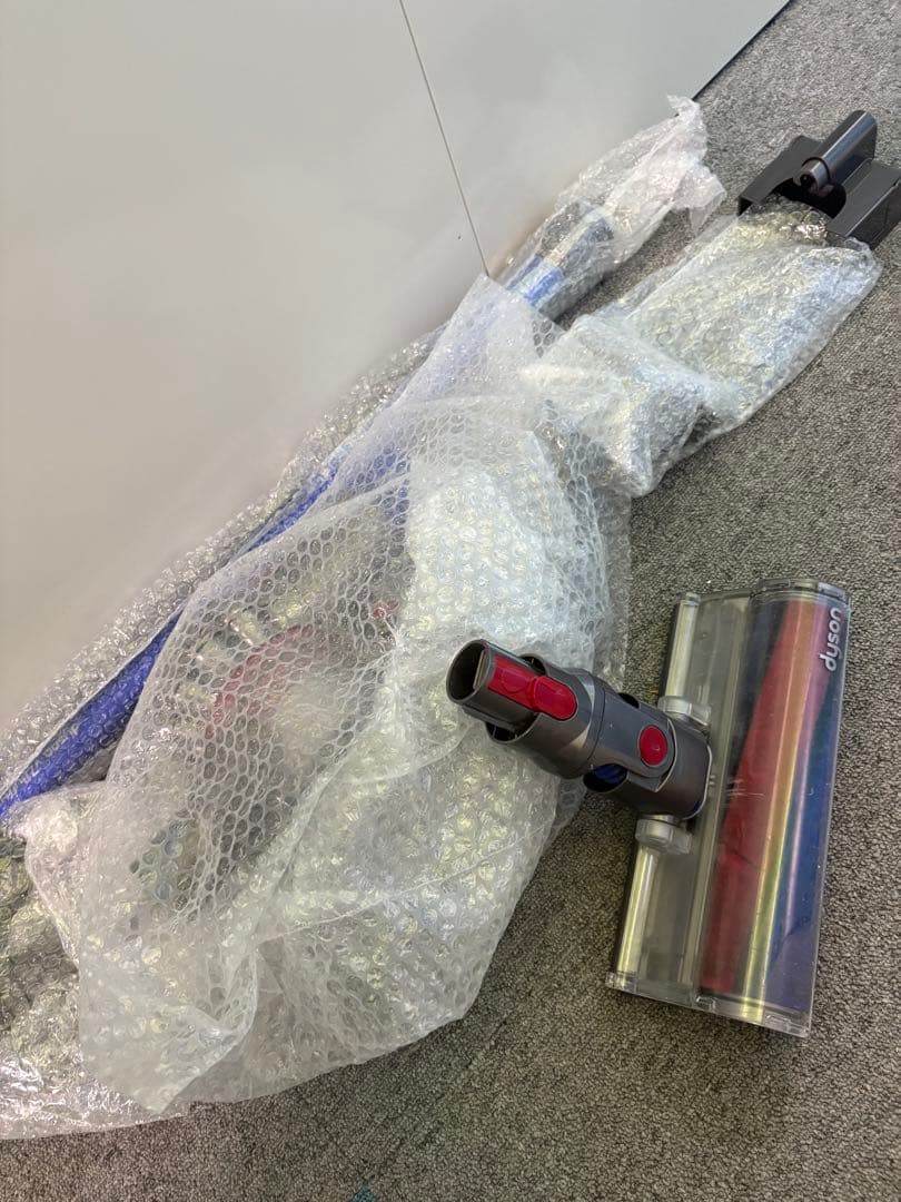 ダイソン 動作確認済Dyson V7 fluffy コードレス掃除機