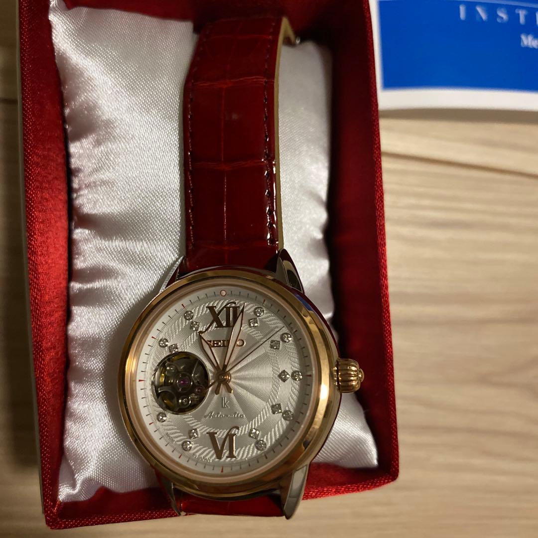 SEIKO 機械式時計 シルバー文字盤 赤バンド　セイコールキア