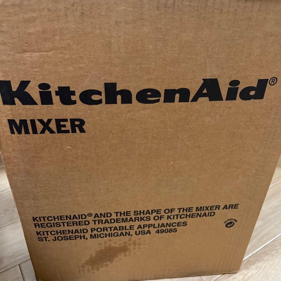 KitchenAid スタンドミキサー ホワイト　アルミ製ケーキ型セット