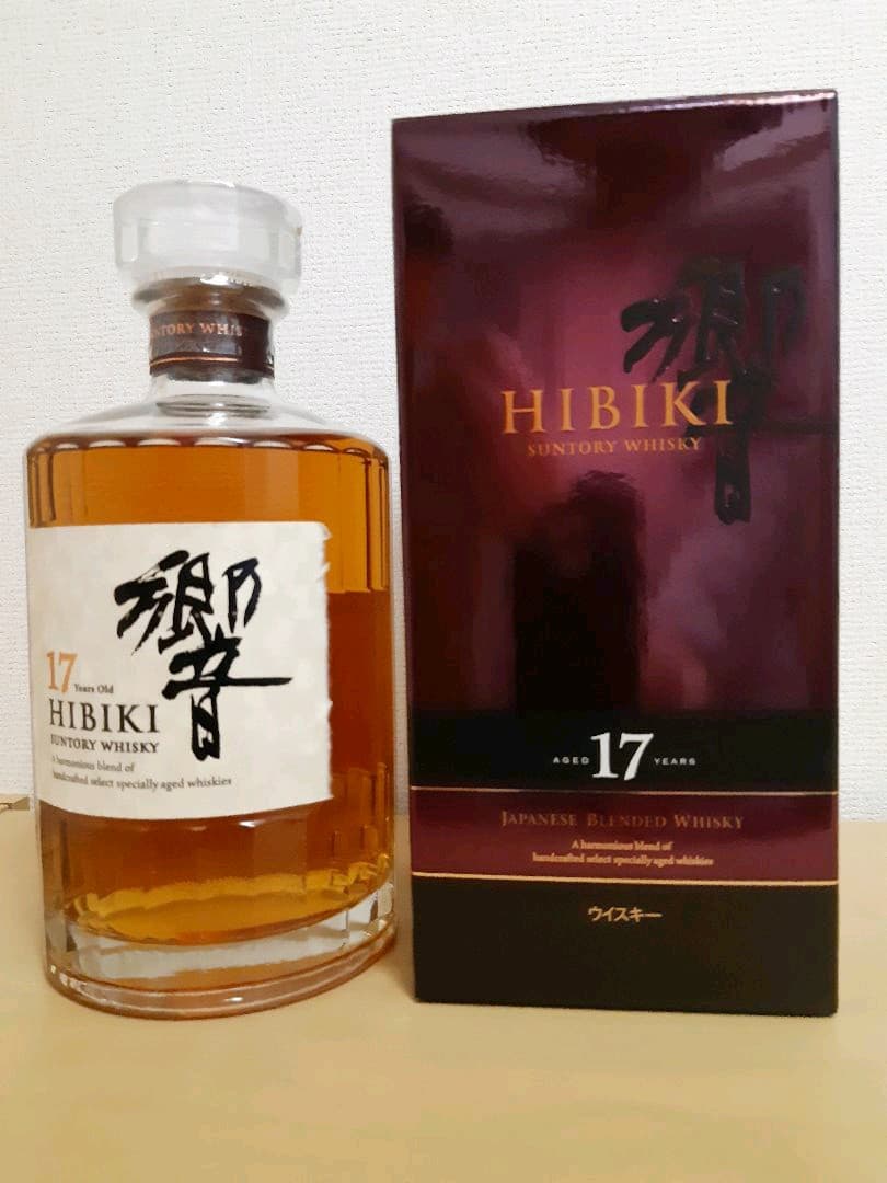 サントリー 響 17年 700ml　新品　箱付き