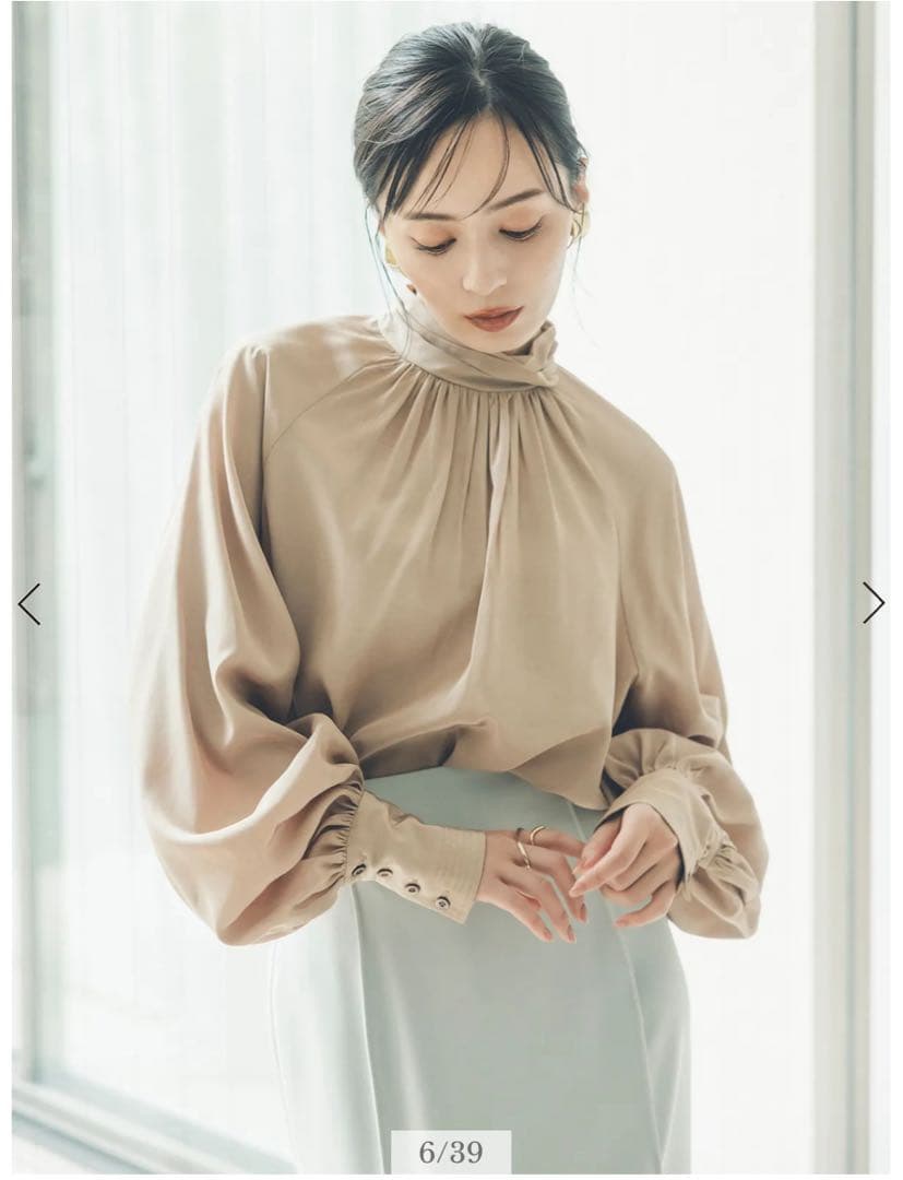 anuans アニュアンス　クロスネックボリュームブラウス