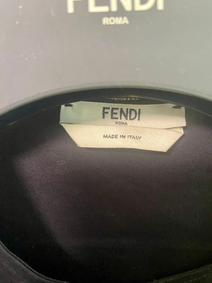 値下げ価格美品FENDIタイ付き長袖シャツ ブラックハンガー付き イタリア製