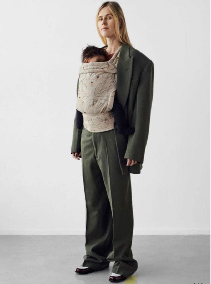 お値下げ！箱付き新品未使用artipoppe　アーティポッペ　抱っこ紐