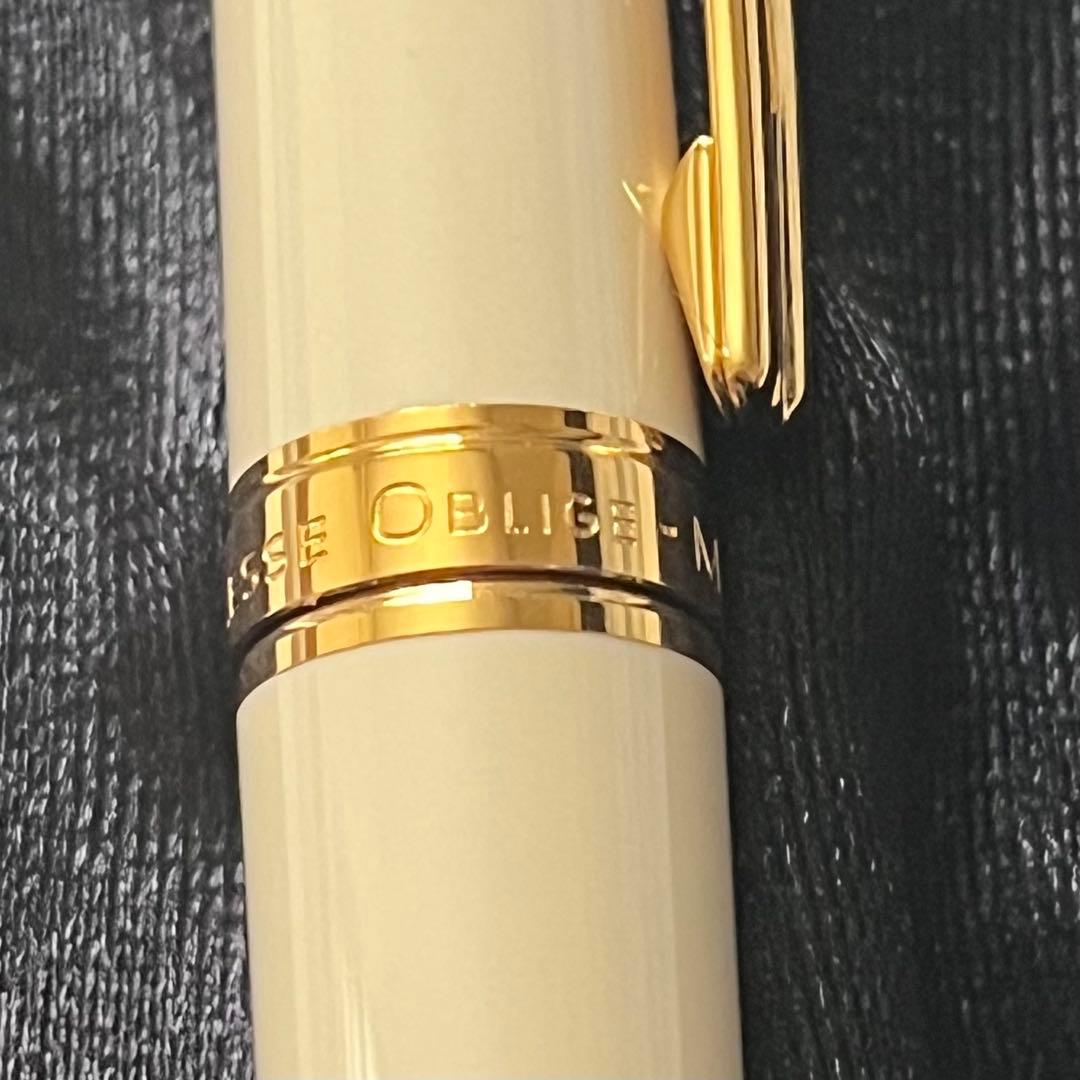 ❤️Mont Blancモンブラン♡希少キャップ式.白軸ボールペン♡未使用品