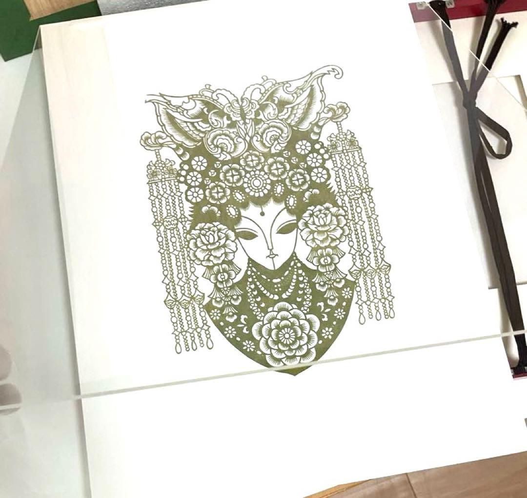 未使用美品　剪紙　中国伝統工芸品　切り絵細工　イタリア製高級額縁