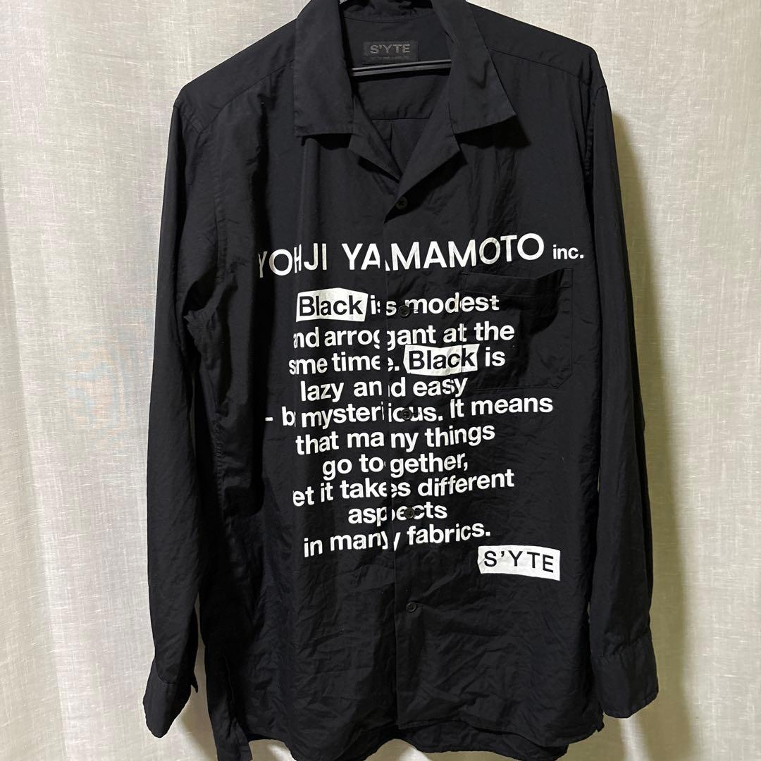 トップス Black is modest MESSAGE PRINTED SHIRT