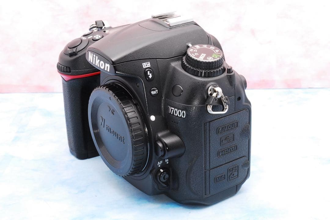 ニコン D7000☆バッグ付☆一眼レフカメラ☆300mm超望遠レンズセット