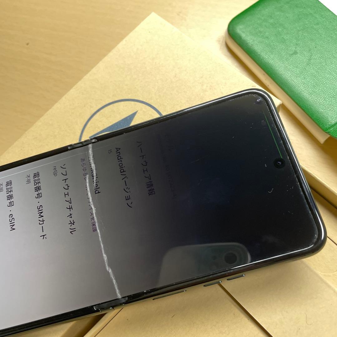 Motorola razr 40 256GB SIMフリー　割れなし