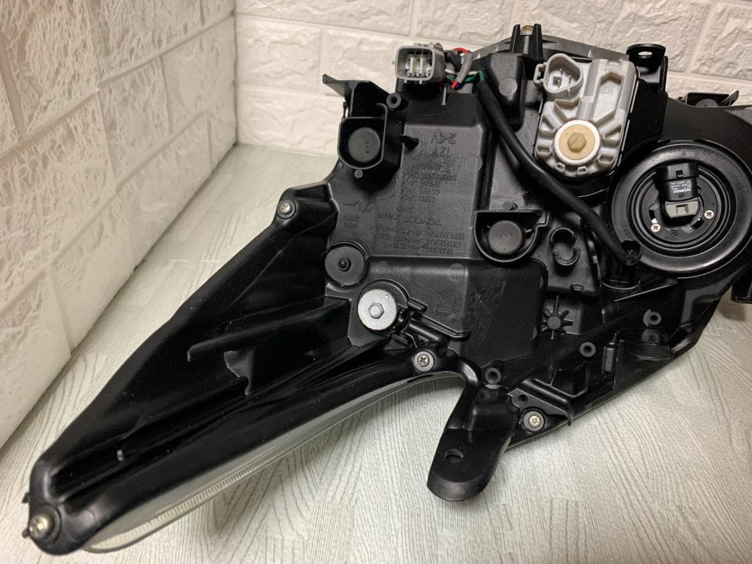 プリウス ZVW30 ツーリング用 右ヘッドライト（右側のみ）