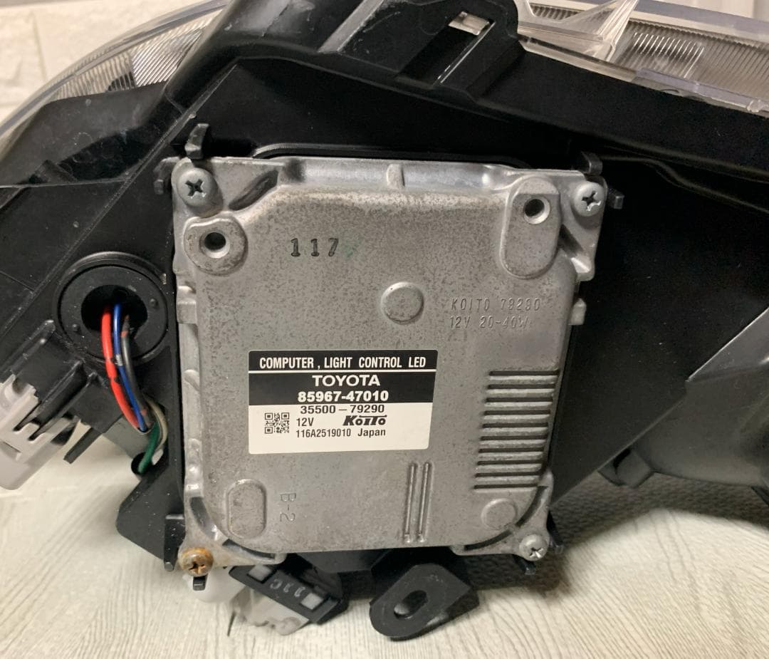 プリウス ZVW30 ツーリング用 右ヘッドライト（右側のみ）