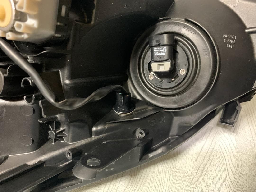 プリウス ZVW30 ツーリング用 右ヘッドライト（右側のみ）