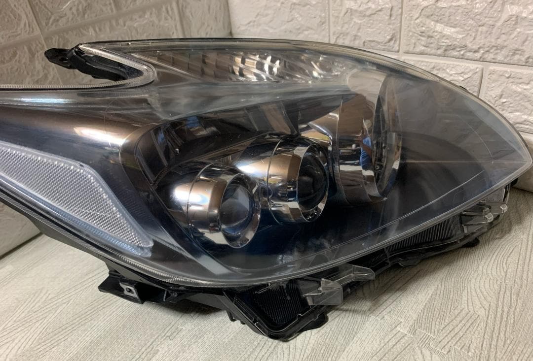 プリウス ZVW30 ツーリング用 右ヘッドライト（右側のみ）