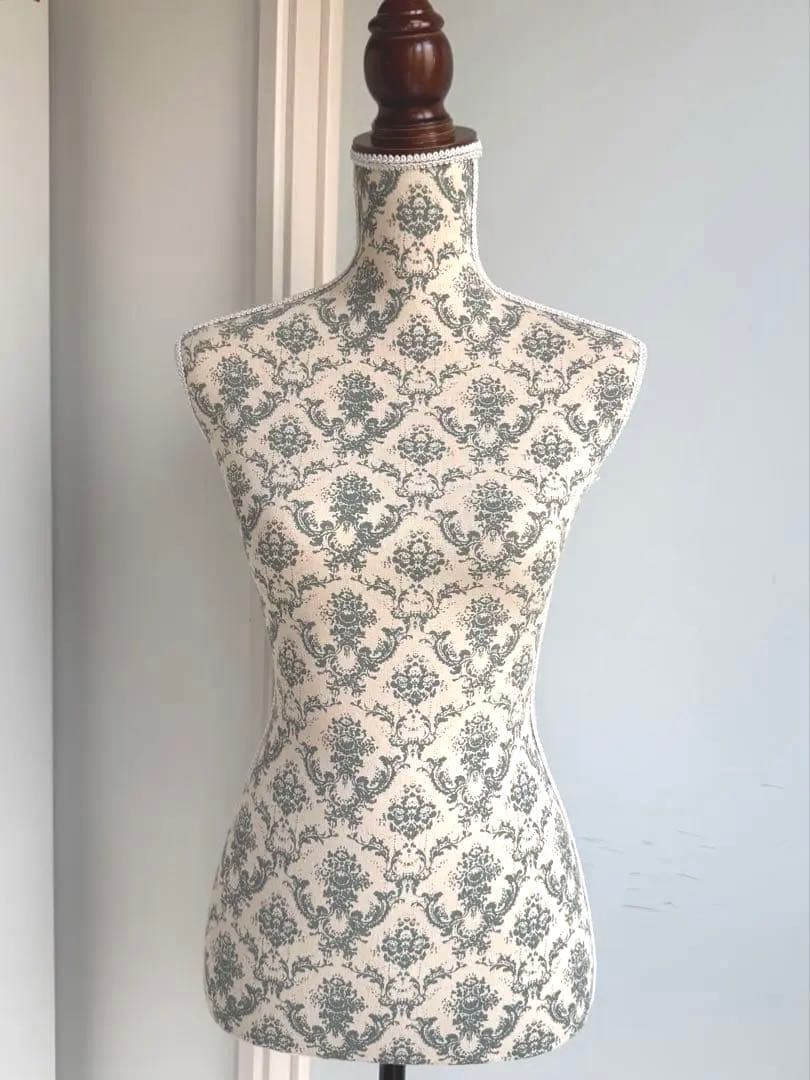 【美品】女性全身マネキン（衣服ディスプレイ/インテリア/ハンドメイド/洋裁にも）
