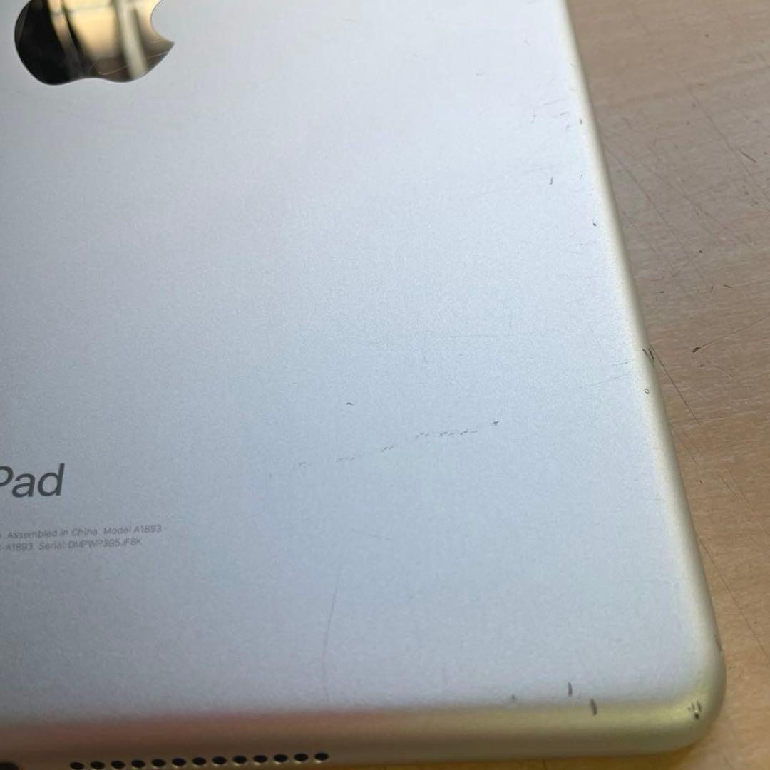 iPad 第6世代　A1893　Wi-Fiモデル　シルバー　32GB #2