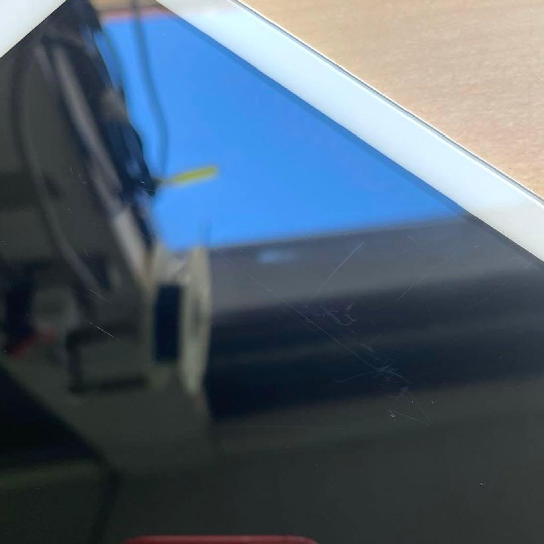 iPad 第6世代　A1893　Wi-Fiモデル　シルバー　32GB #2