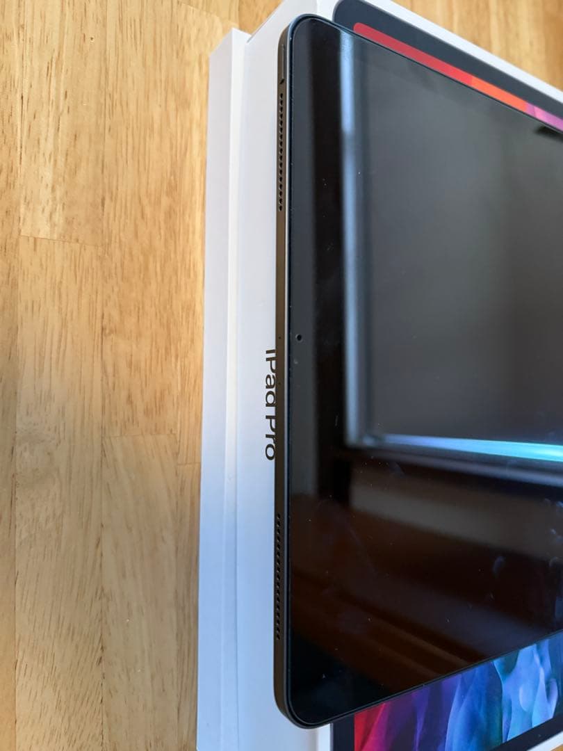 iPad Pro 12.9 第4世代 + Magic Keyboard