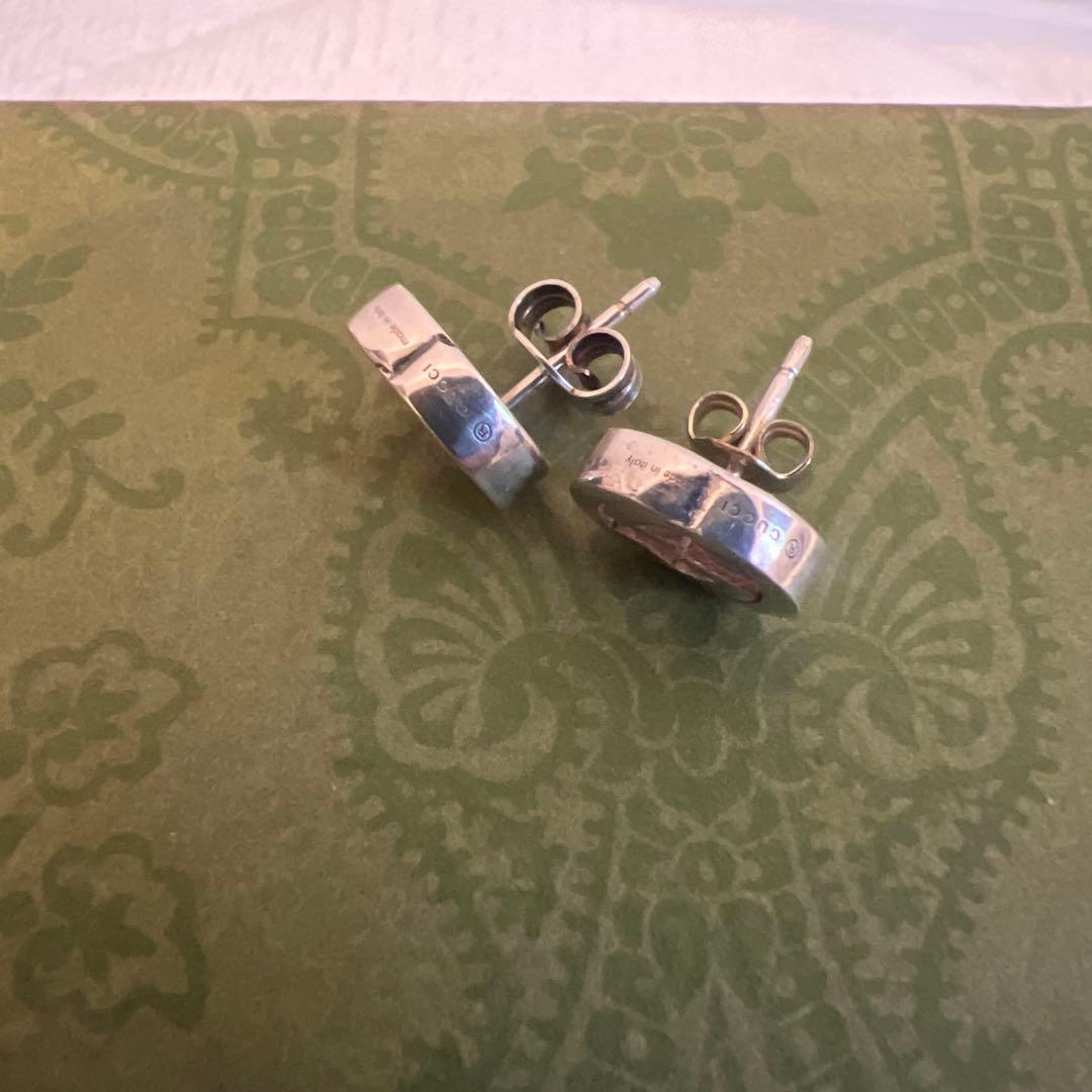 GUCCI シルバースタッズピアス