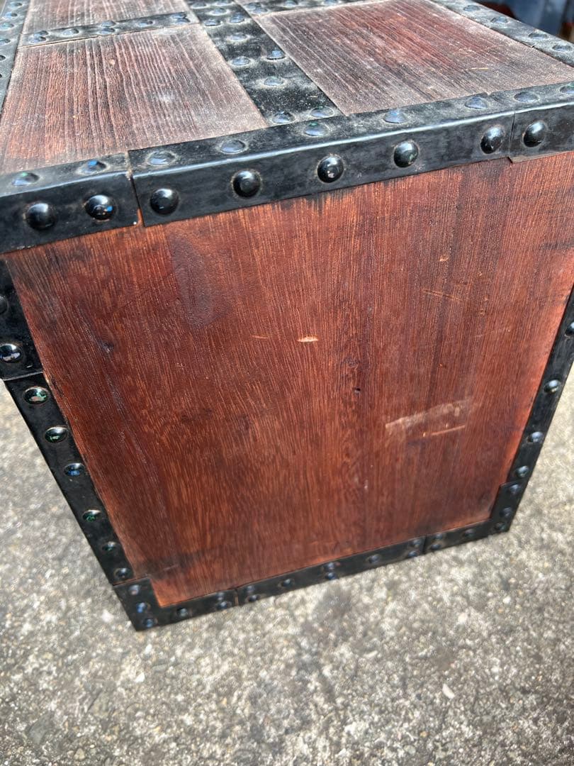 骨董 船箪笥 (金庫) 時代和箪笥 鉄地金具　カギ付き　金具装　昭和レトロ