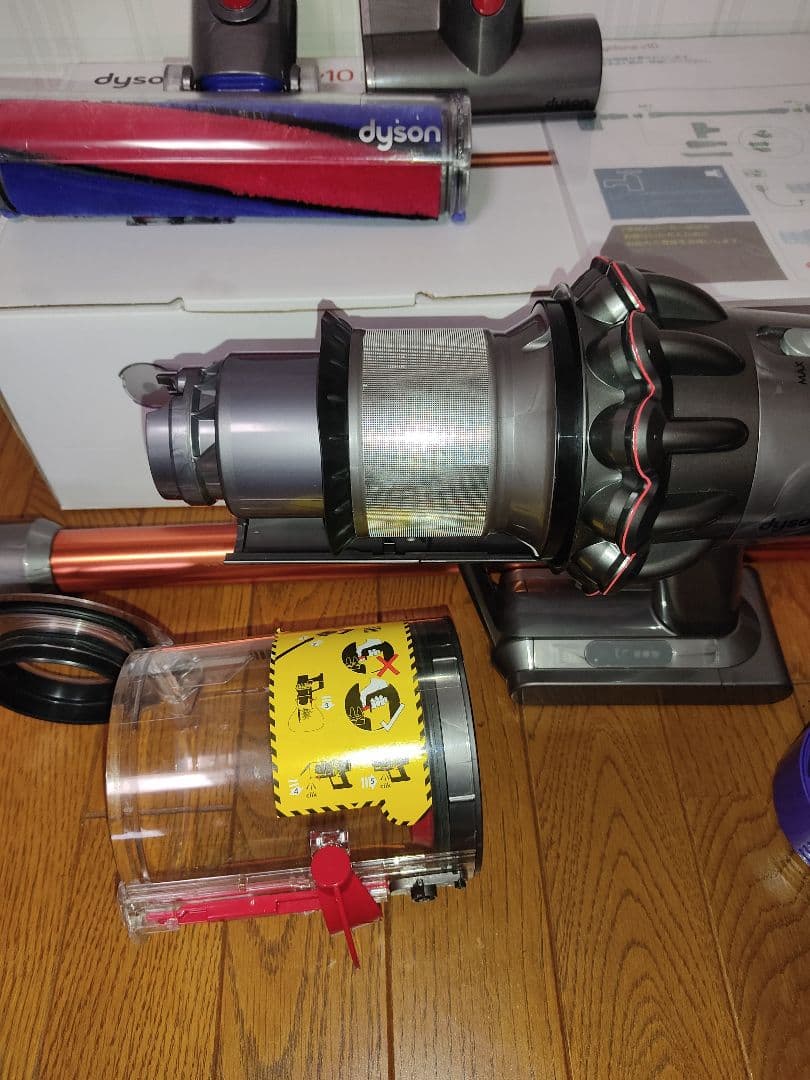 ダイソンコードレス掃除機V10-SV12