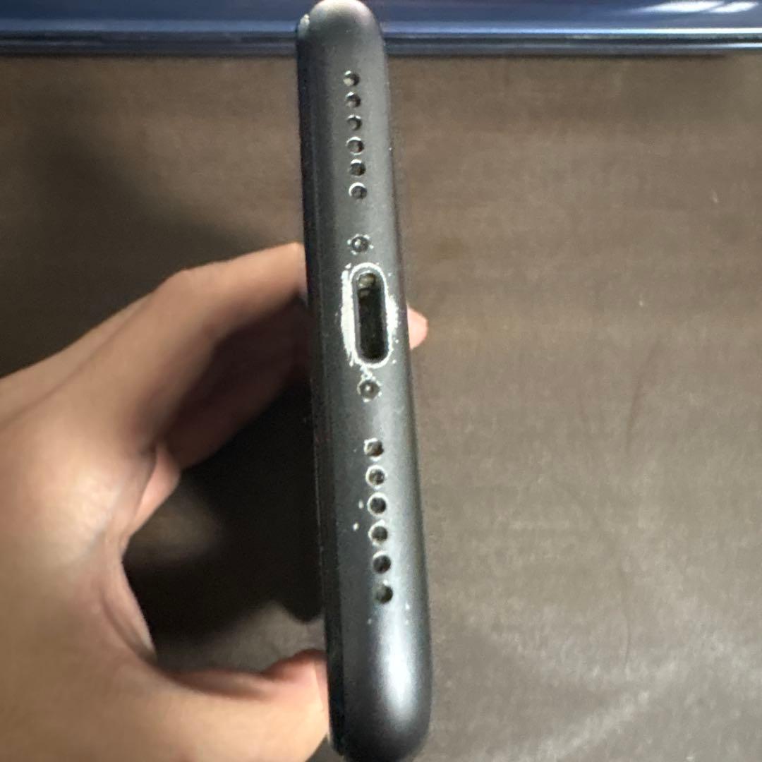 Apple iPhone 11 ブラック 本体