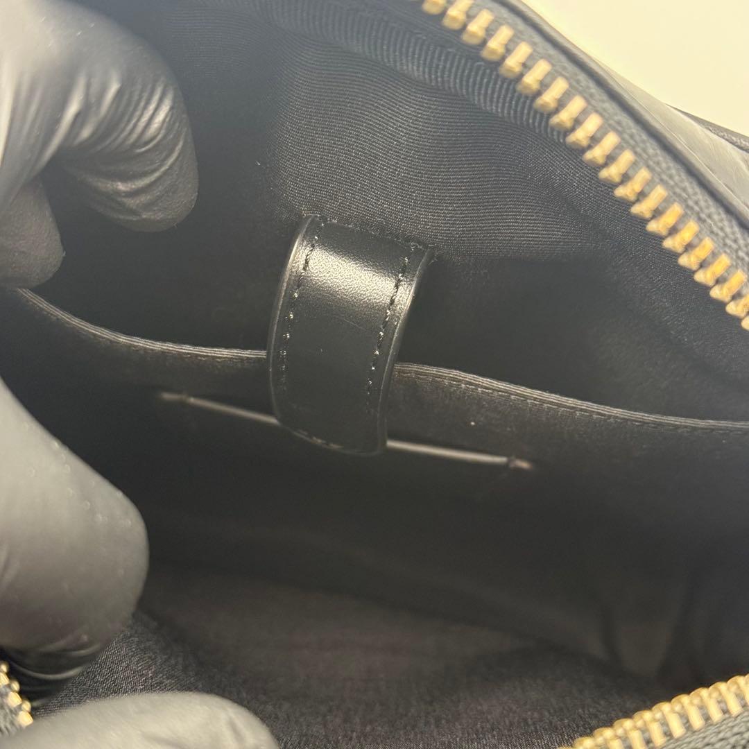 ✨美品✨コーチ ショルダーバッグ チャールズ エンボス サコッシュ ブラック 革