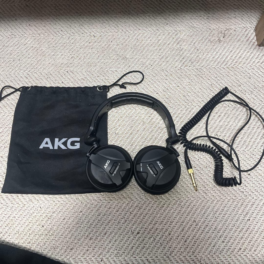 AKG K181 DJ UE BASS BOOST ヘッドホン 収納袋付き