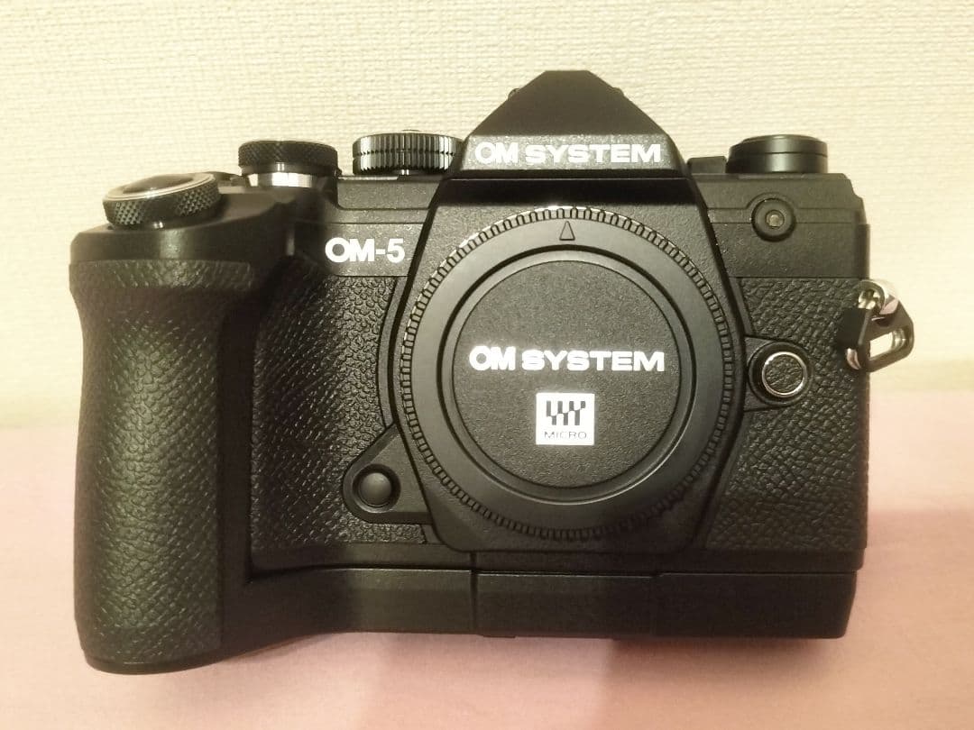 【美品】OM SYSTEM OM-5 ブラック本体+純正グリップ+純正フラッシュ