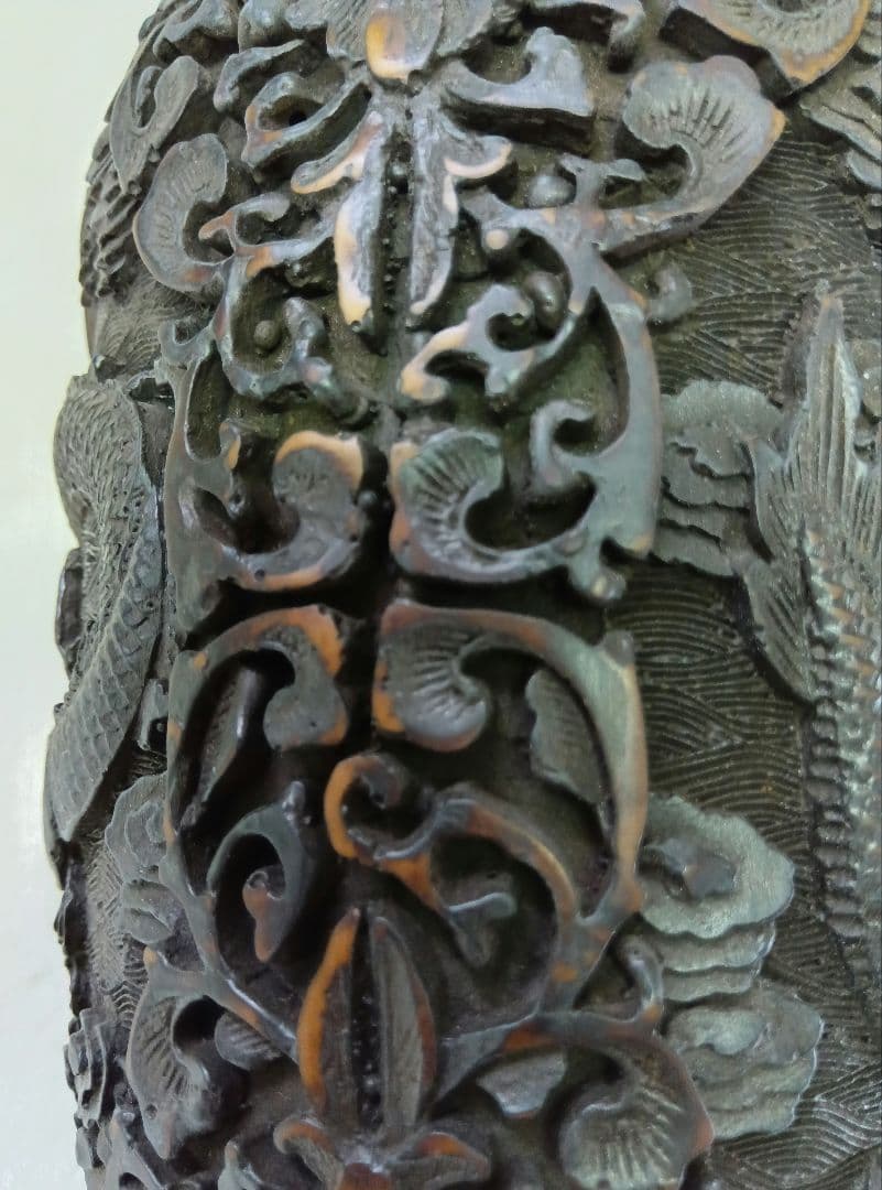 彫刻　花瓶　龍　花器　ドラゴン　オリエンタル　　骨董　縁起物　インテリア　飾り壷