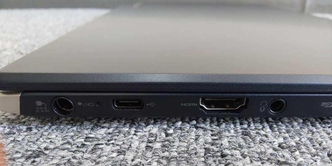 美品 超軽量 779g 2020年度モデル dynabook 第10世代