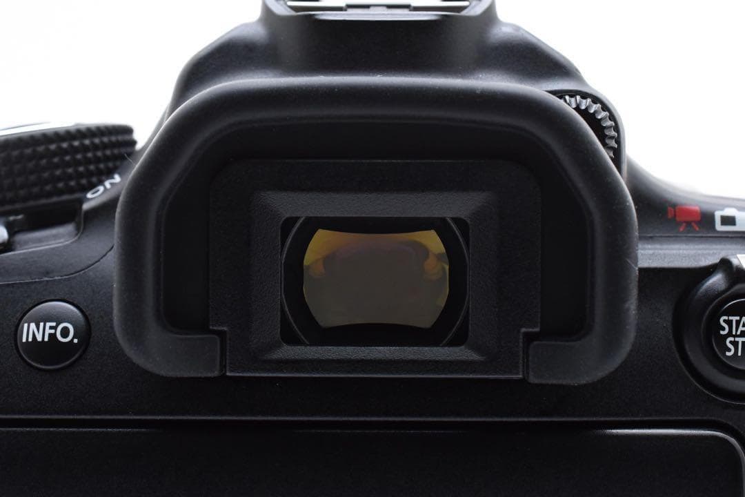 キャノン EOS 70D★手ぶれ補正レンズ★Wi-Fi★一眼レフカメラ