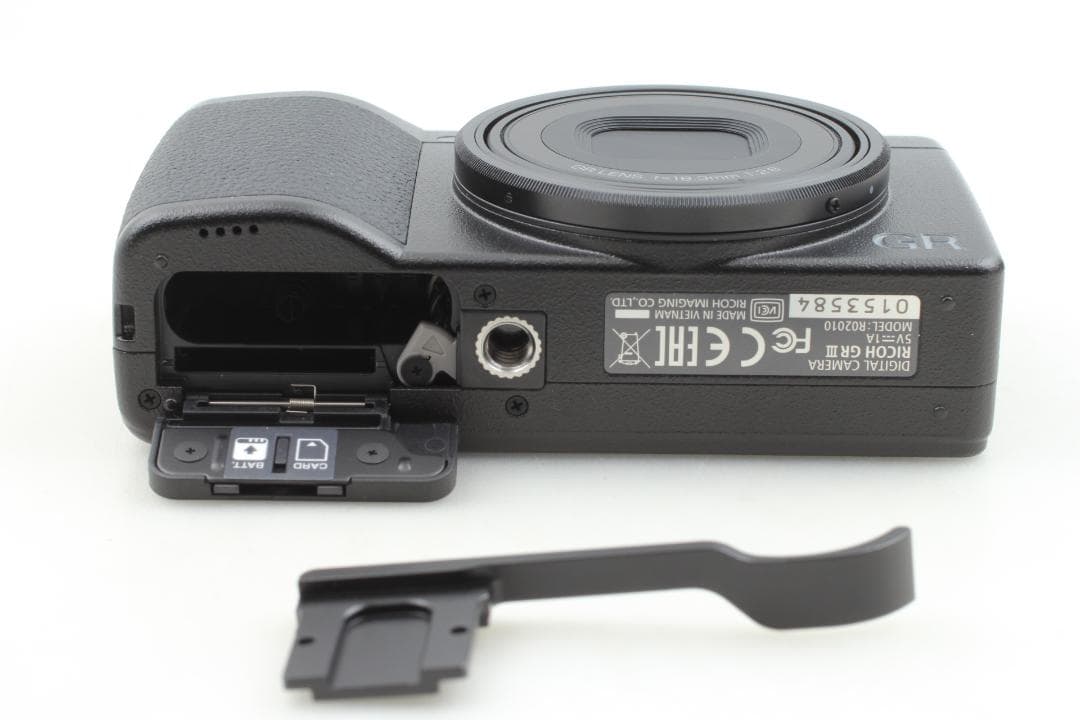 サムレスト付き RICOH GR III コンパクトデジタルカメラ