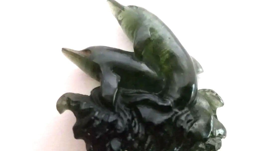 オ―ルド モルダバイト カ―ビング ドルフィン2頭