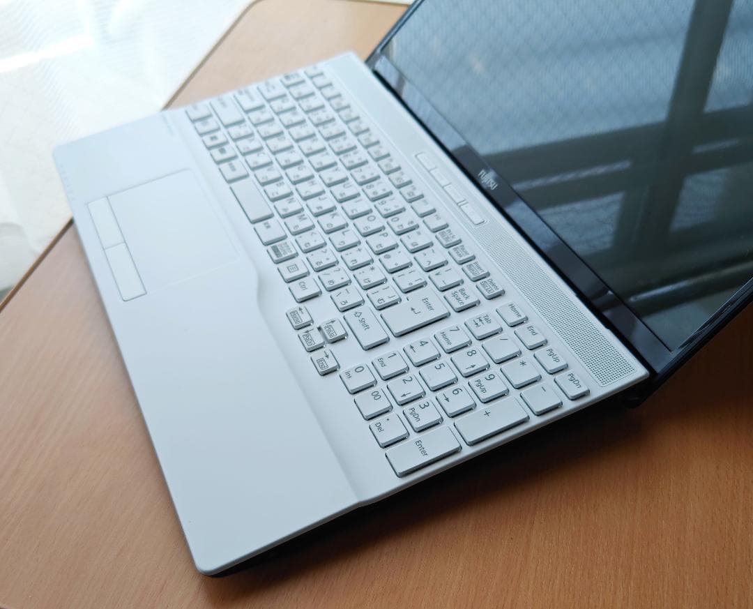 Fujitsu Lifebookノートパソコン