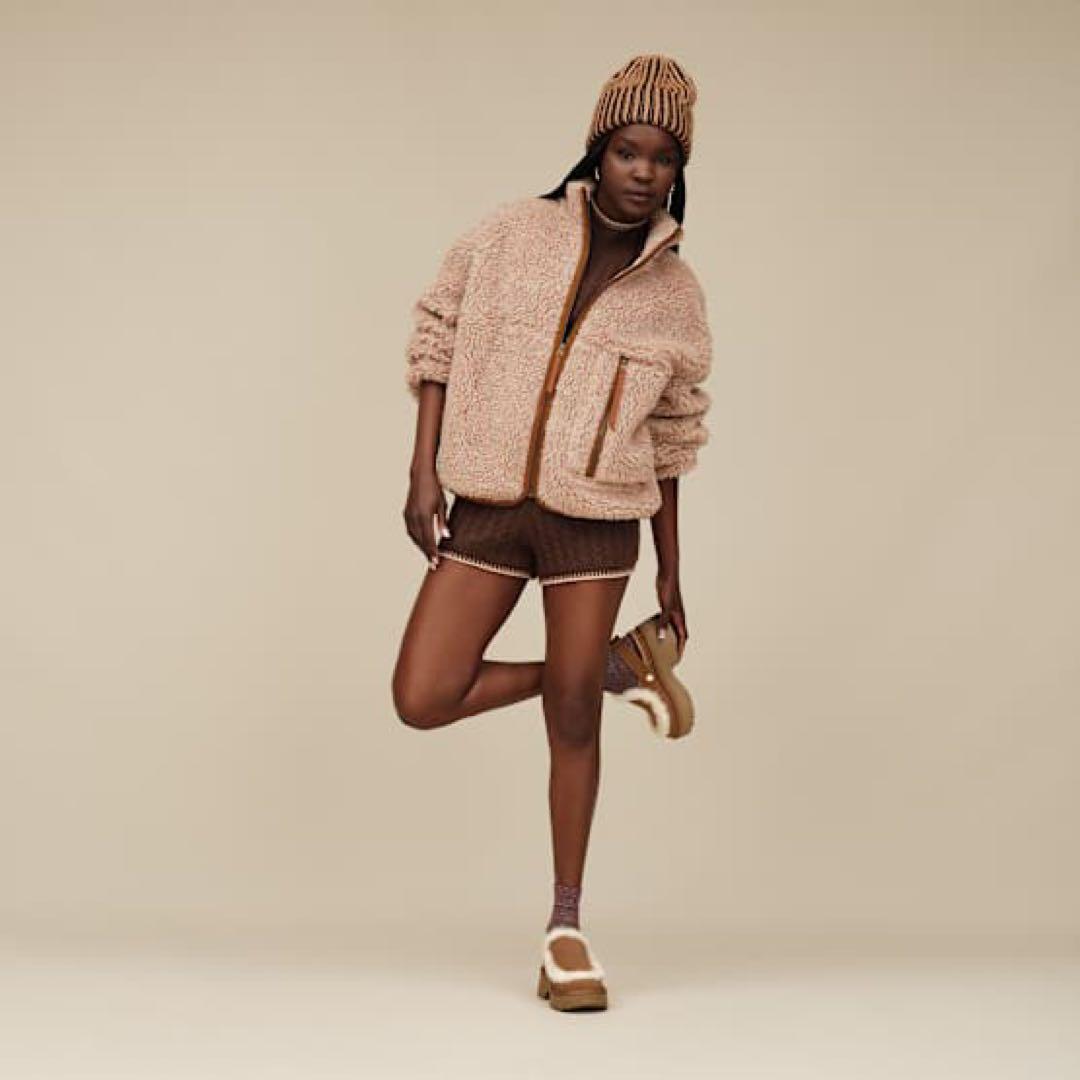 ゆうちん様　ugg エスミー クロッグEsmee Clog 2025 直営店購入