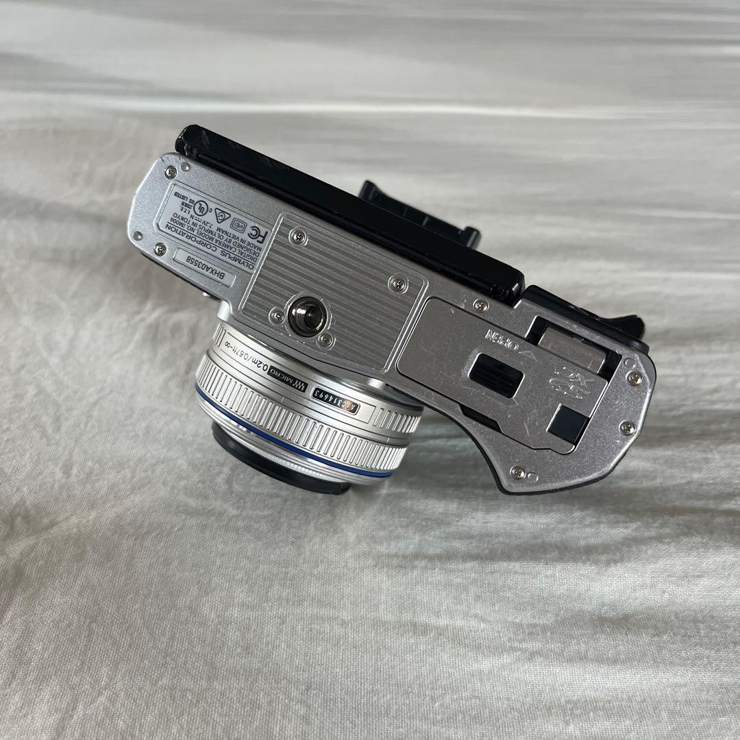 OLYMPUS OM-D E-M10 Mark III + 17mmレンズセット