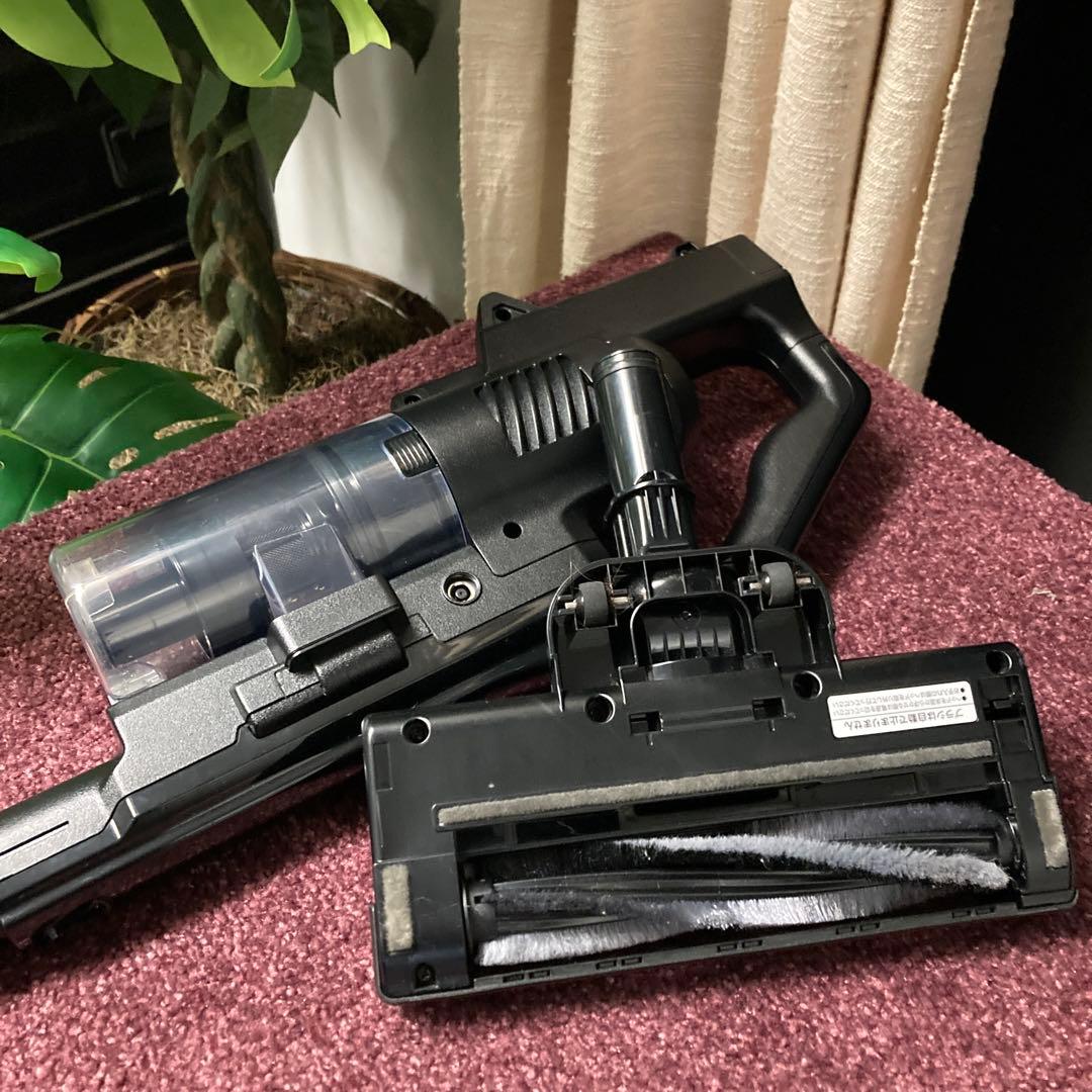 高速回転ヘッド☆人気のマットブラック　軽いからフローリングもスイスイ綺麗になる