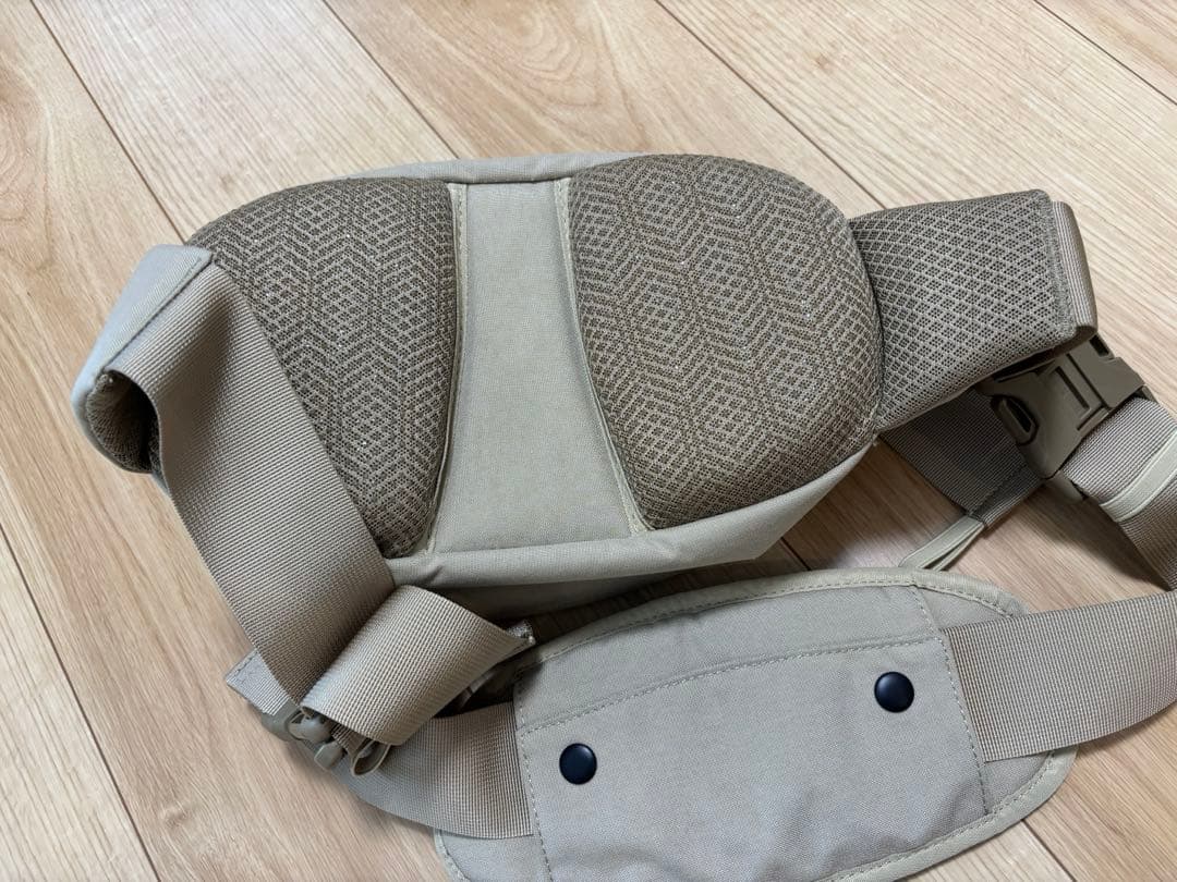 Hugoo Dual Hip Seat ベージュ　新色　ハグー　ヒップシート