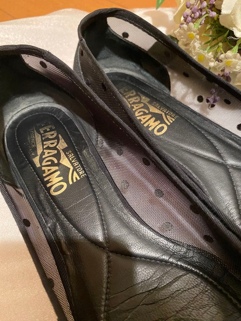 フェラガモ　ヴァラリボン　ドット　フラットシューズ　23~23.5